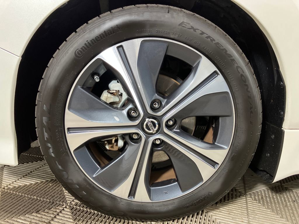 Used 2021 Nissan Leaf SV w/ SV Technology Package image 14