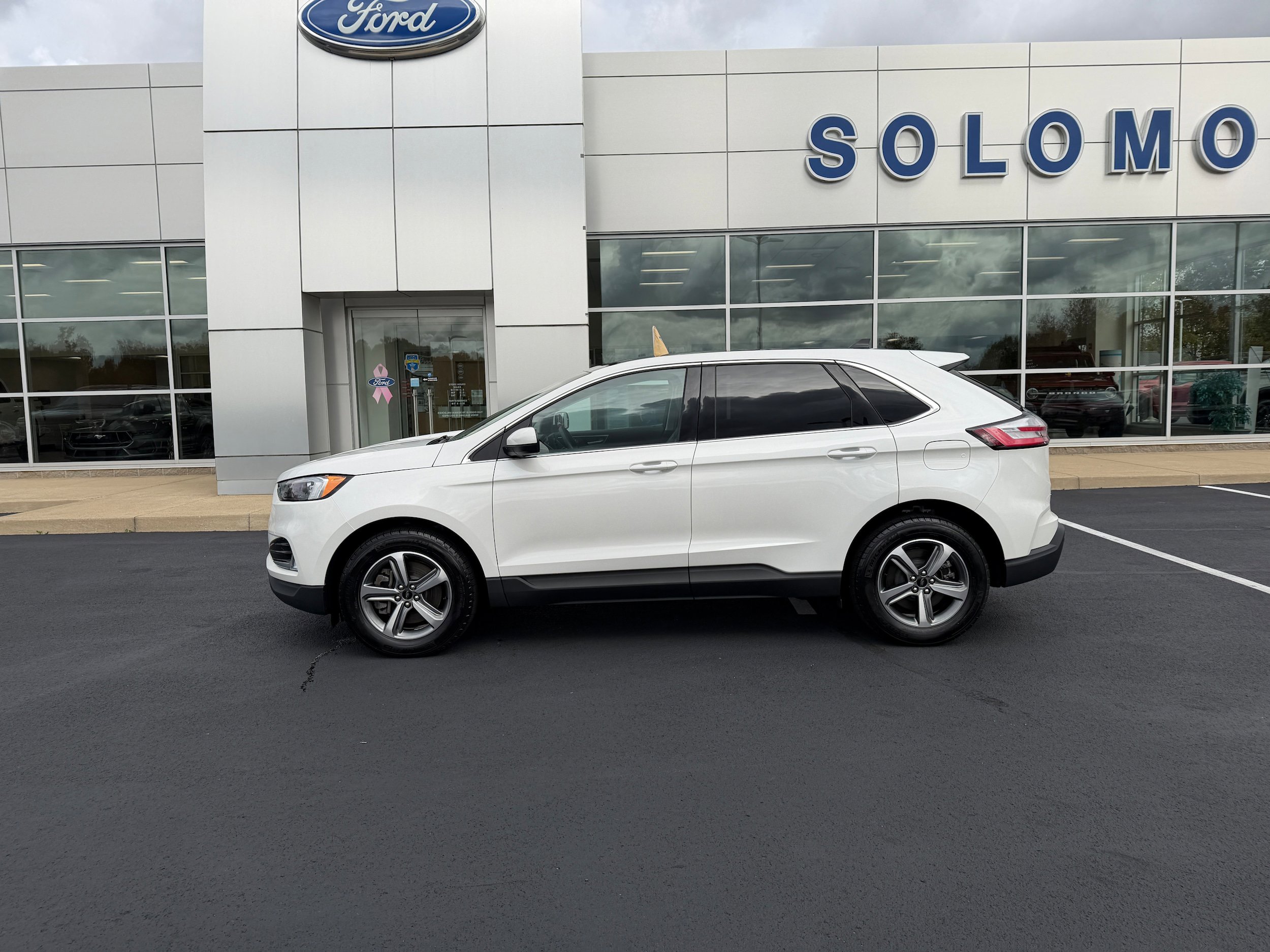 Certified 2024 Ford Edge SEL w/ Convenience Package AWD/4WD image 8