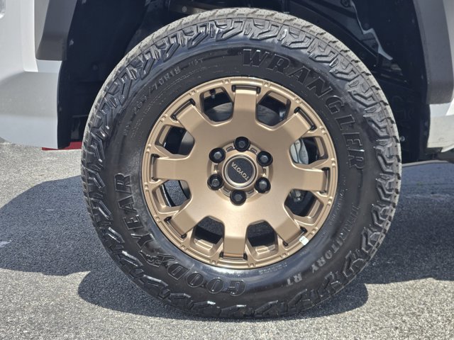 Used 2025 Toyota Tacoma Trailhunter image 10