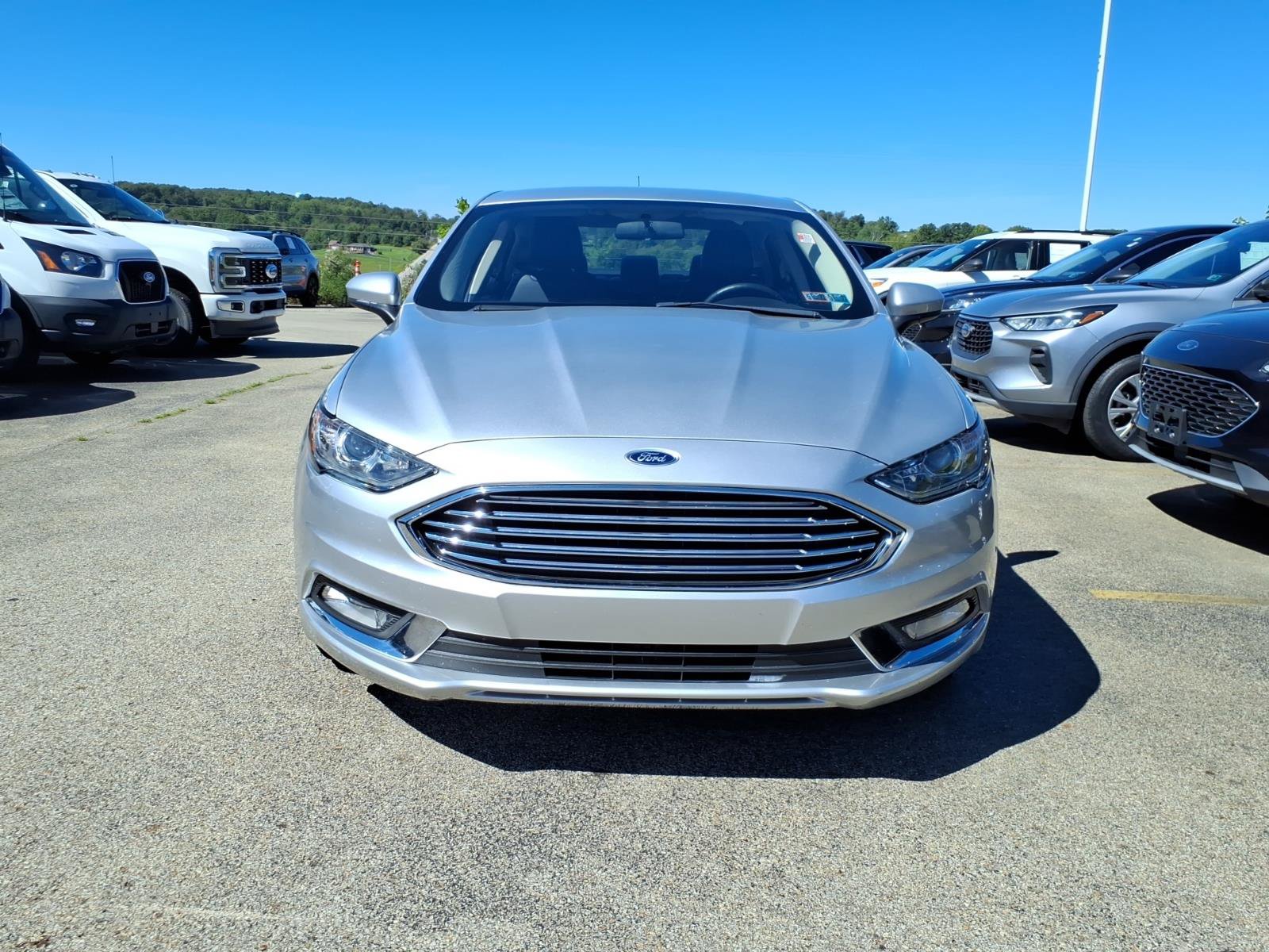 Certified 2018 Ford Fusion SE w/ Equipment Group 201A FWD image 5