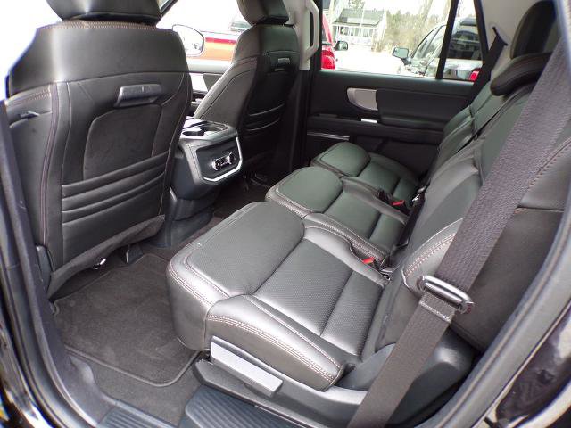 Certified 2025 Ford Expedition Active AWD/4WD image 6