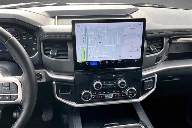 Certified 2024 Ford Expedition XLT image 4