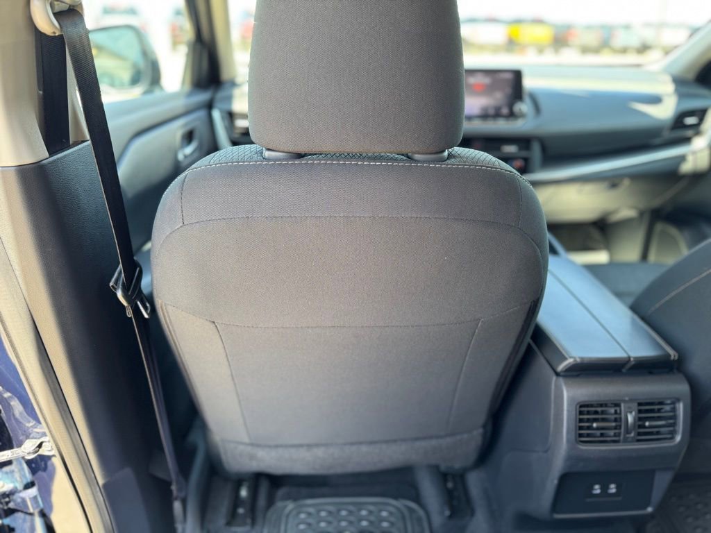Used 2025 Nissan Rogue SV AWD/4WD image 34