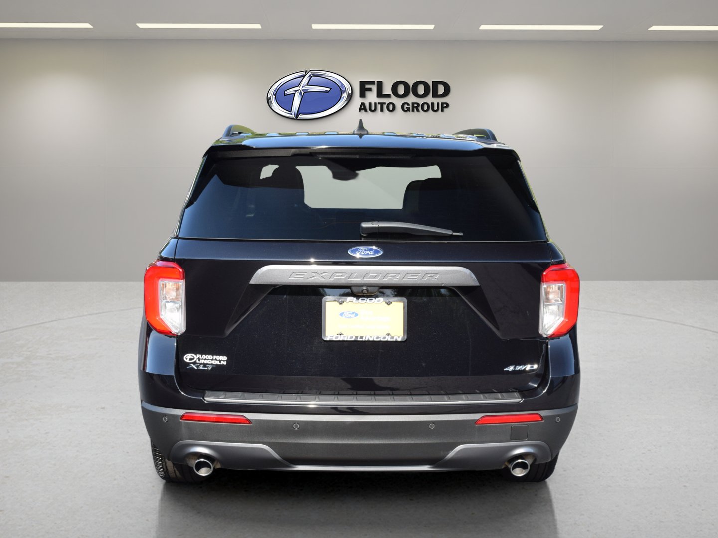 Certified 2022 Ford Explorer XLT w/ Equipment Group 202A AWD/4WD image 5