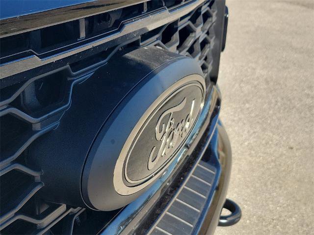 Certified 2025 Ford F250 Lariat w/ Black Appearance Package image 8
