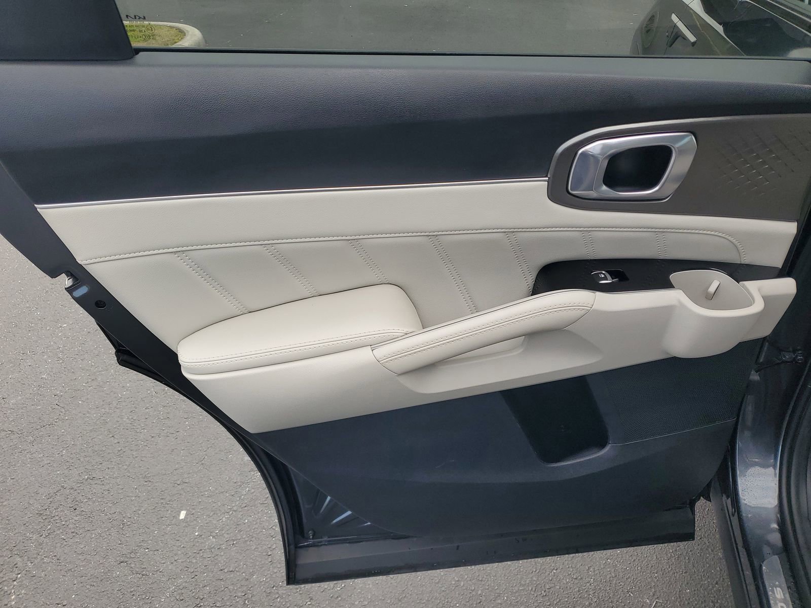 Used 2023 Kia Sorento SX image 9