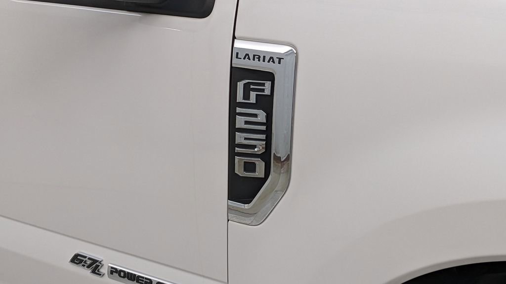 Certified 2018 Ford F250 Lariat w/ Chrome Package image 43