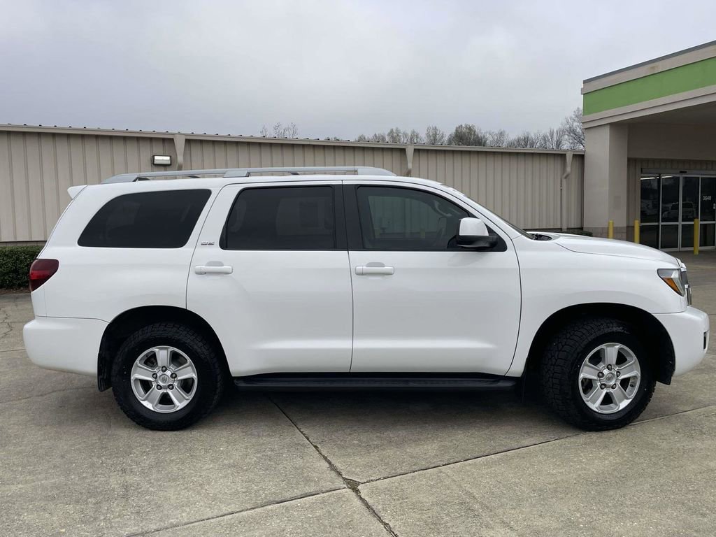 Used 2020 Toyota Sequoia SR5 w/ Premium Package image 2