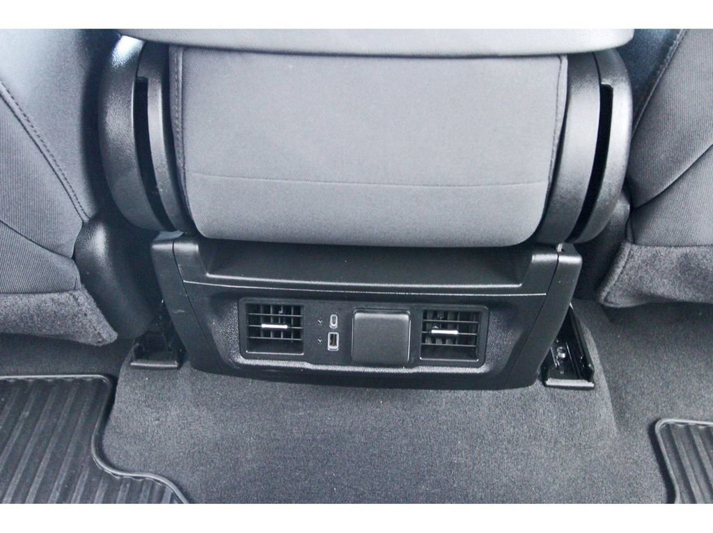 Used 2025 Chevrolet Silverado 1500 LT image 15