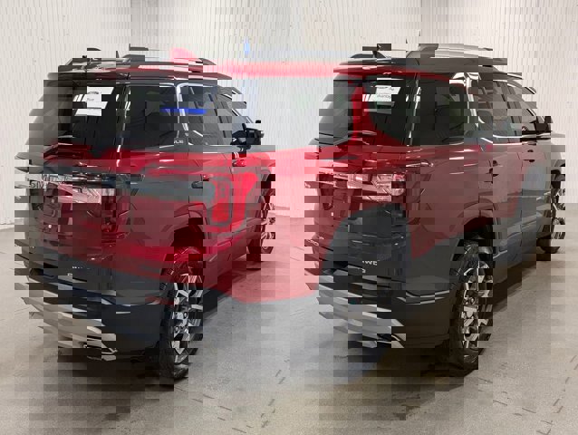 Used 2023 GMC Acadia SLE w/ Driver Convenience Package image 6