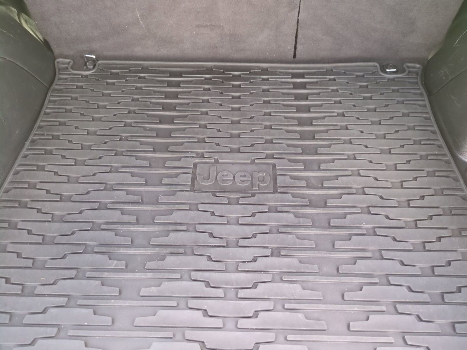 Used 2021 Jeep Grand Cherokee Laredo X image 36