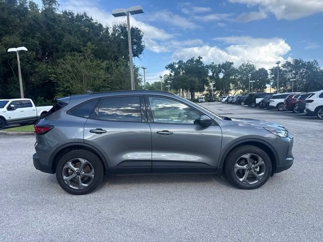 Certified 2025 Ford Escape ST-Line Select AWD/4WD image 8