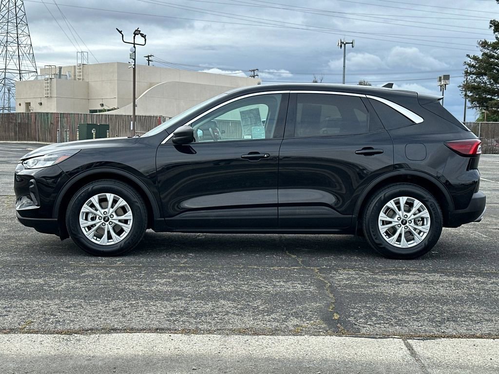 Certified 2023 Ford Escape Active image 2