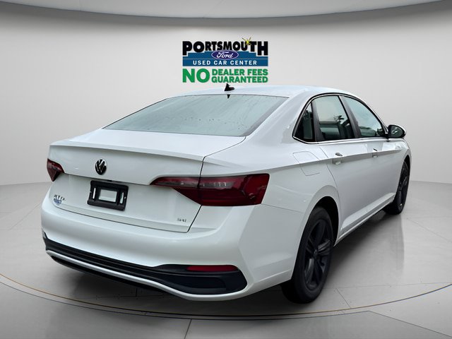 Used 2024 Volkswagen Jetta SE w/ Panoramic Sunroof Package FWD image 30