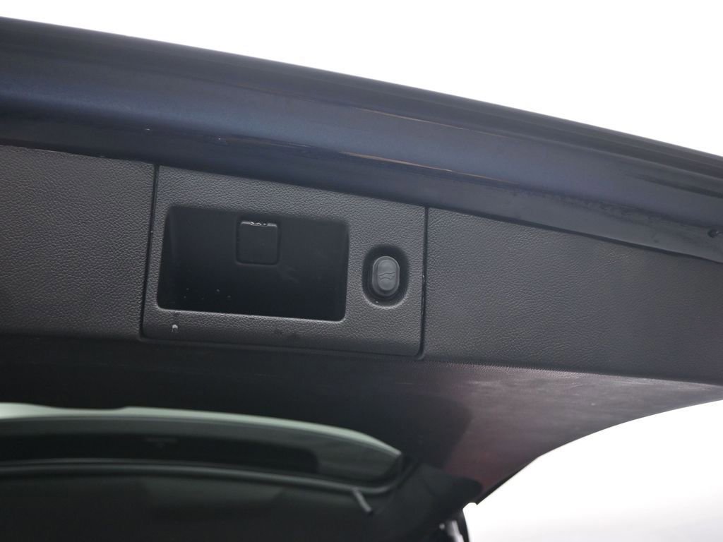 Used 2020 Cadillac Escalade Platinum image 51