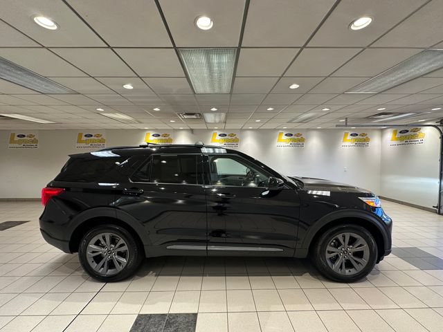 Certified 2024 Ford Explorer XLT w/ Equipment Group 202A AWD/4WD image 3