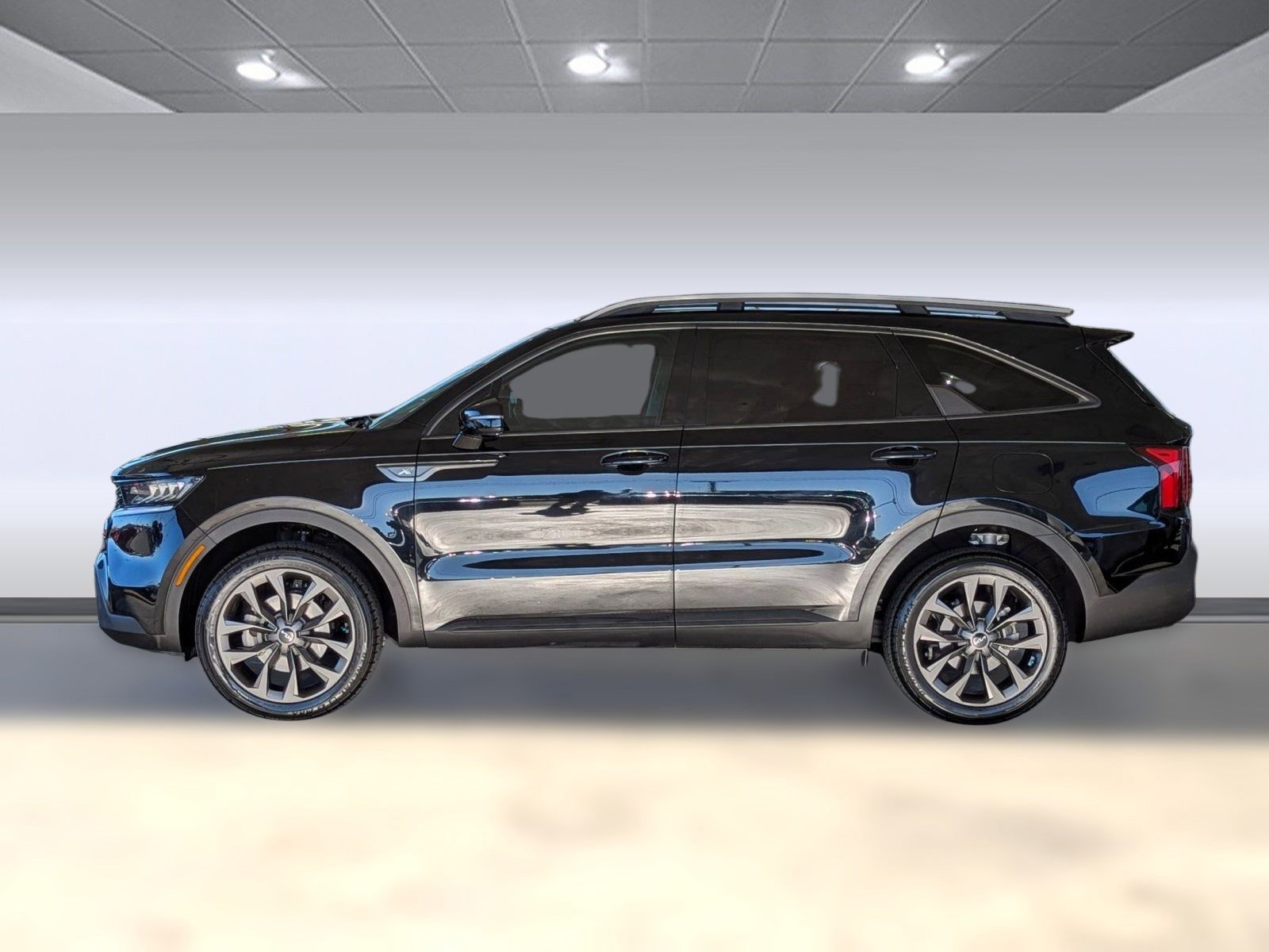 Used 2023 Kia Sorento X-Line EX image 2