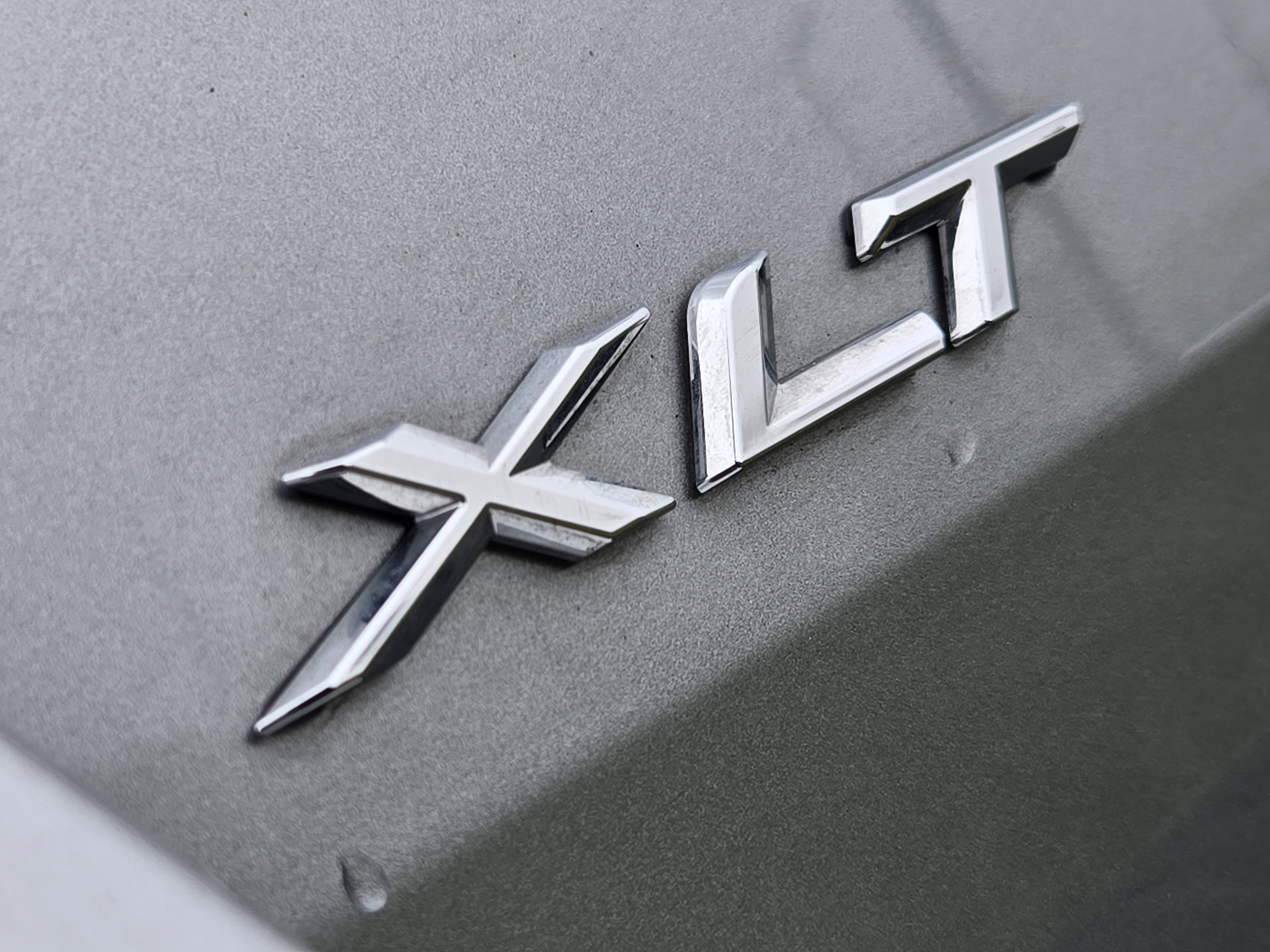 Certified 2023 Ford Explorer XLT w/ Equipment Group 202A RWD image 10