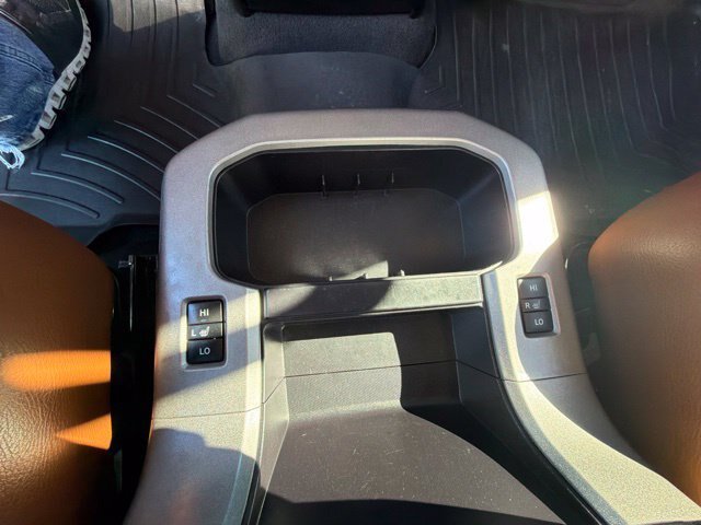 Used 2019 Toyota Sequoia Platinum AWD/4WD image 24
