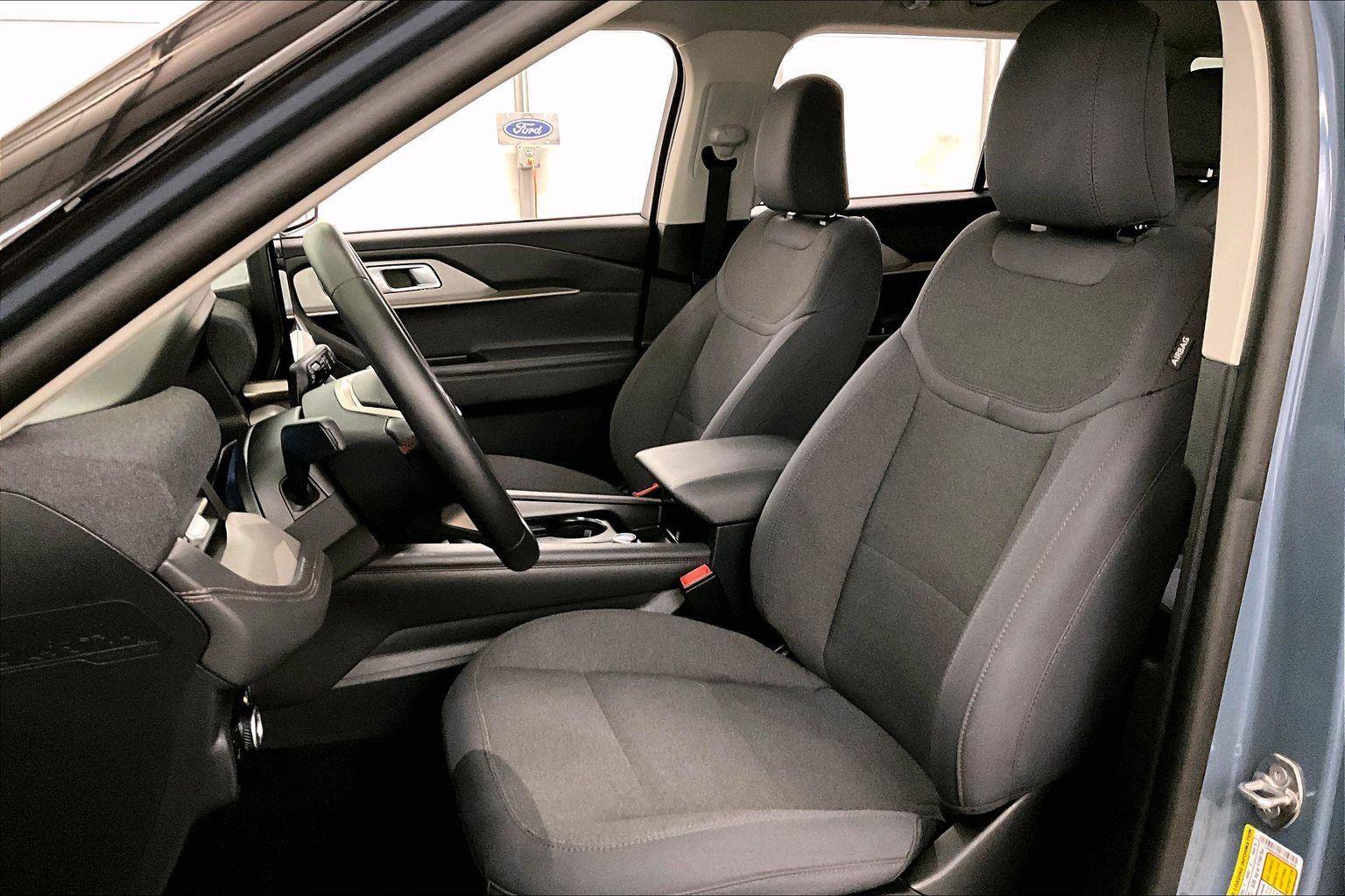 Certified 2025 Ford Explorer Active image 24