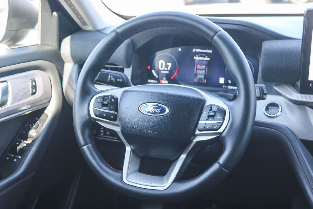 Certified 2025 Ford Explorer Active AWD/4WD image 18