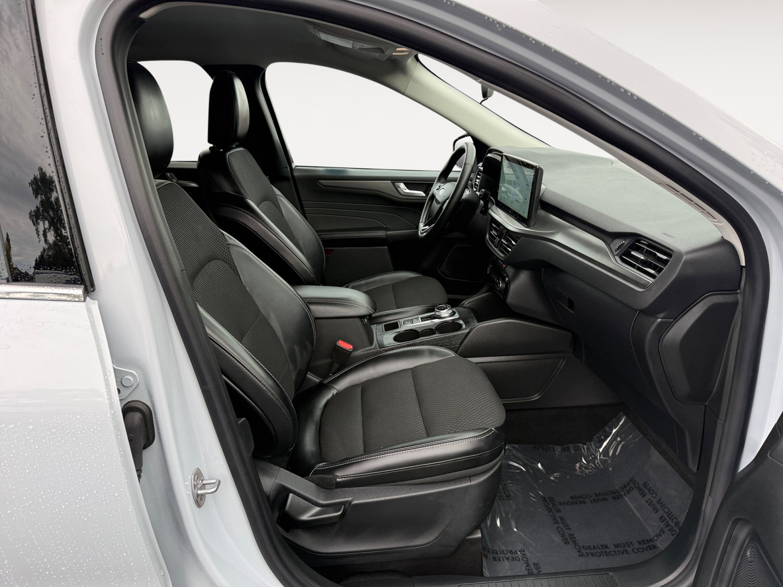 Certified 2025 Ford Escape SE image 19