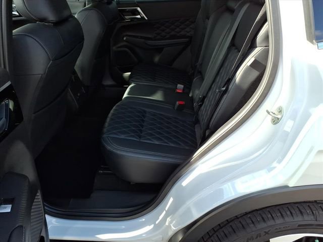 Used 2023 Mitsubishi Outlander SEL image 17