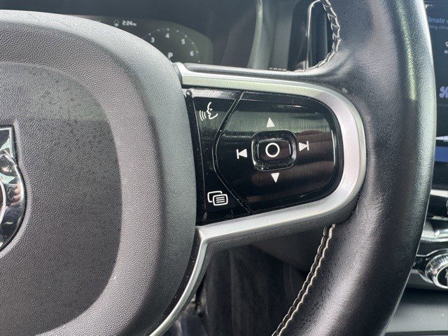 Used 2021 Volvo XC60 T5 R-Design w/ Protection Package Premier image 16