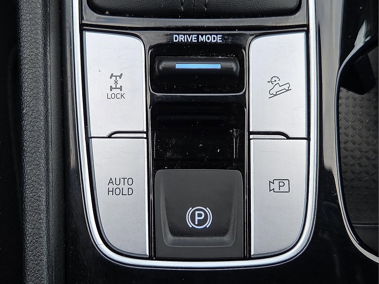 Used 2025 Hyundai Santa Cruz SE image 17