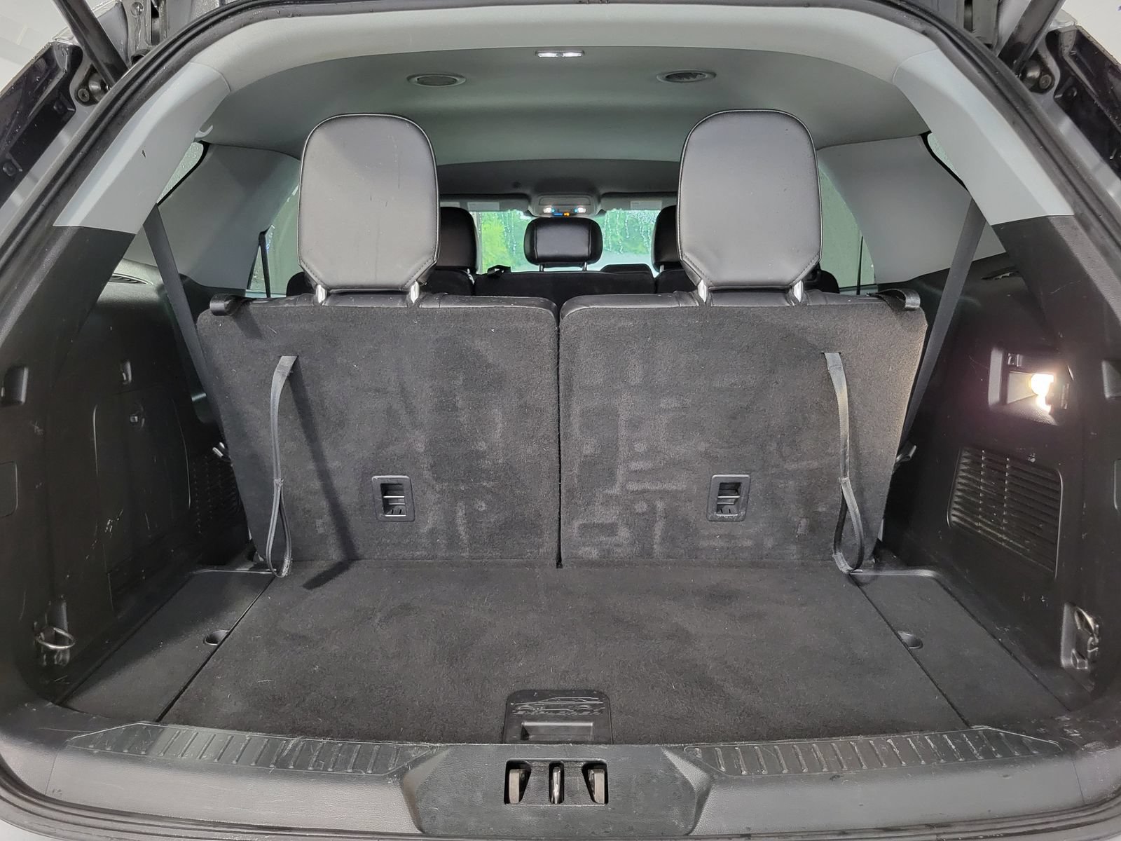 Certified 2021 Ford Explorer XLT w/ Equipment Group 202A AWD/4WD image 28