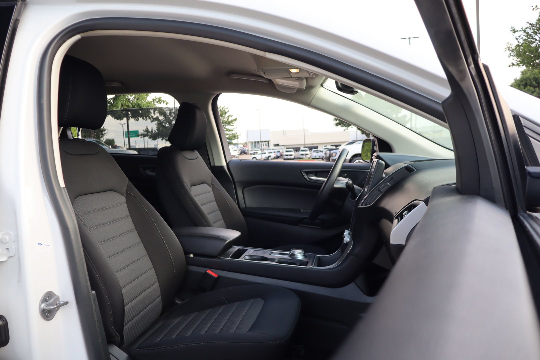 Certified 2022 Ford Edge SE w/ Black Appearance Package AWD/4WD image 30
