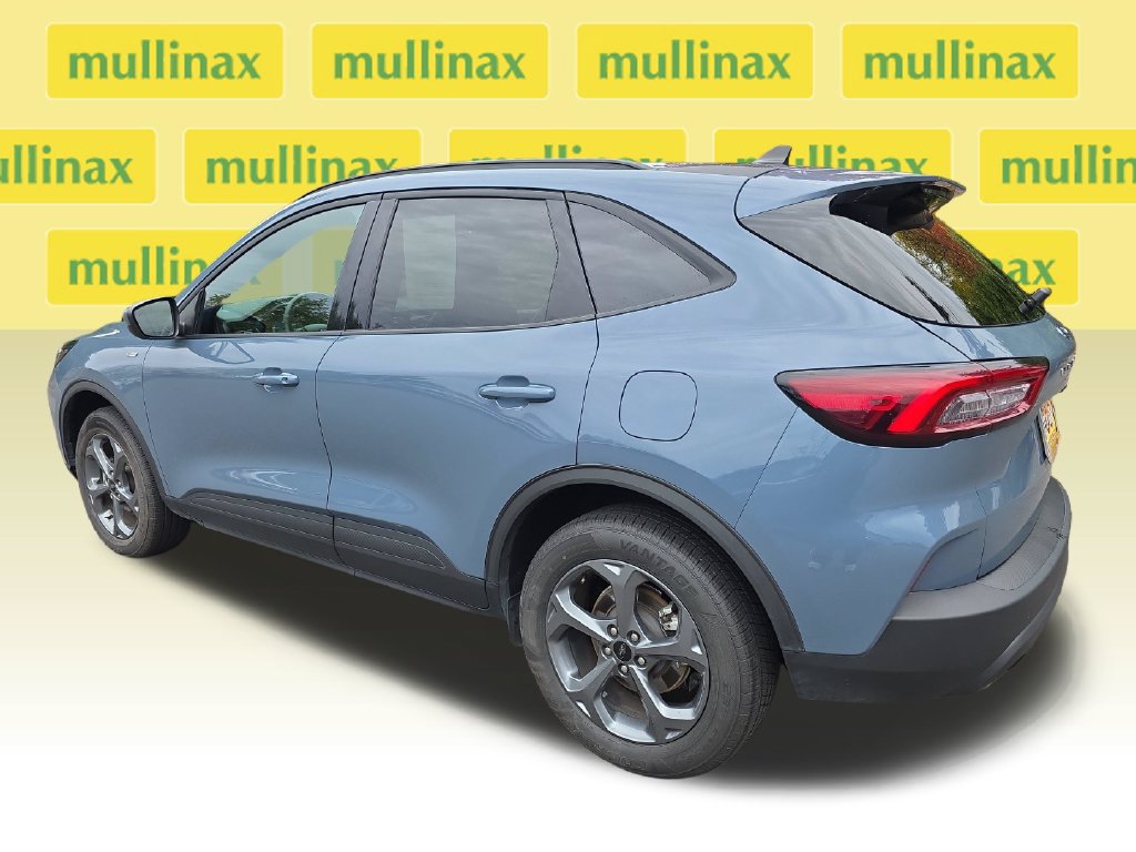 Certified 2025 Ford Escape ST-Line Select AWD/4WD image 6