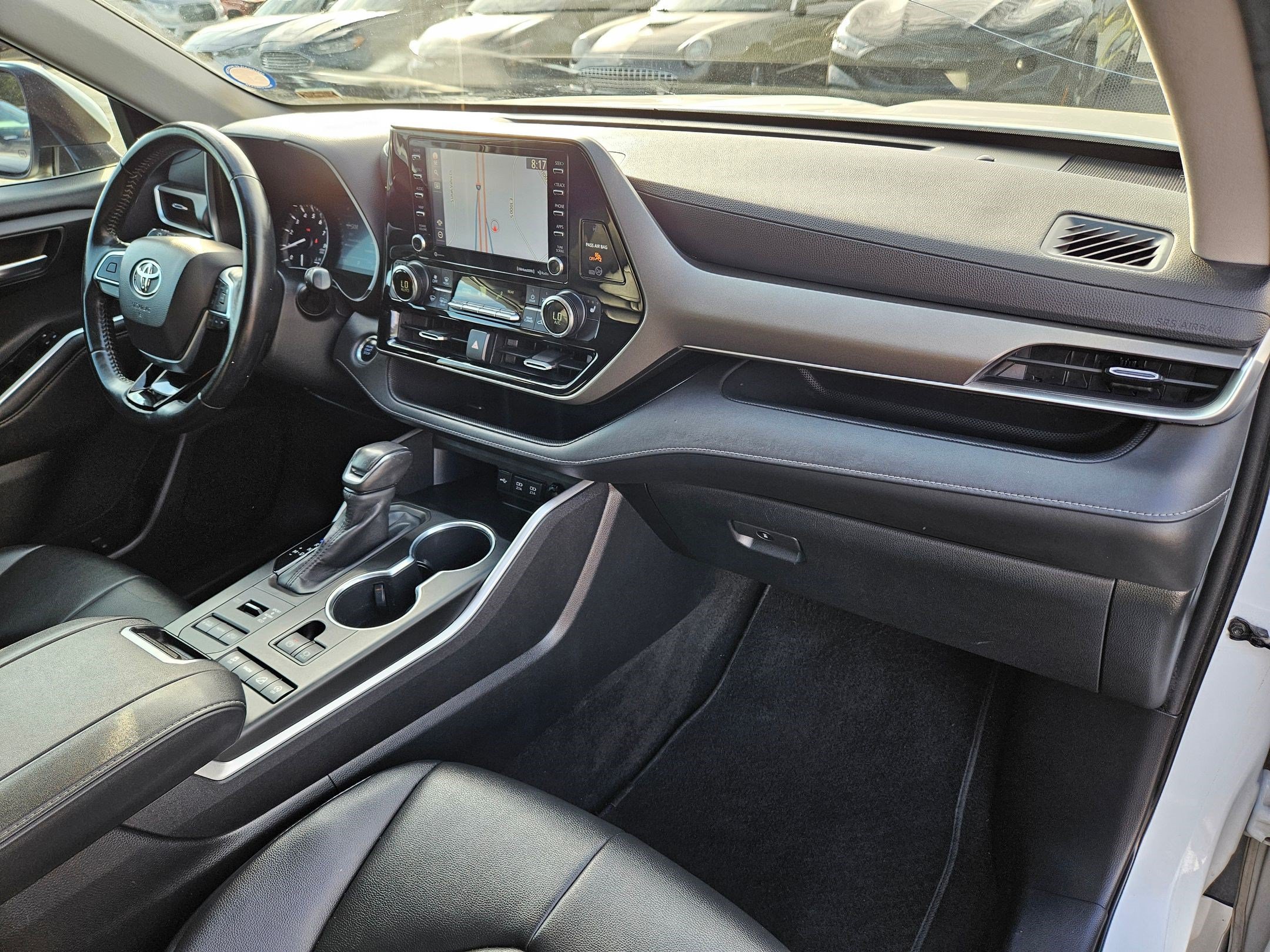 Used 2020 Toyota Highlander XLE AWD/4WD image 44