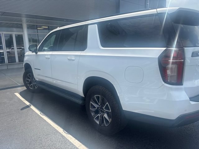 Used 2021 Chevrolet Suburban Z71 AWD/4WD image 2