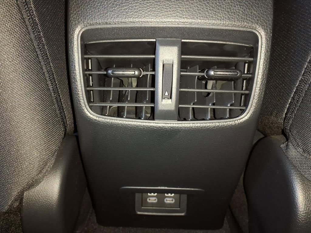 Used 2024 Toyota Corolla Cross LE w/ Moonroof Package image 28