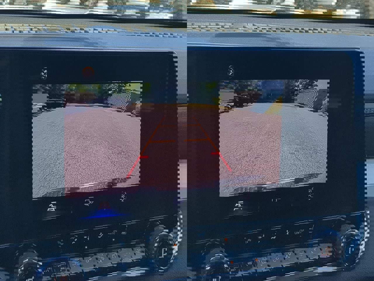 Used 2023 Chevrolet Colorado LT w/ LT Convenience Package II image 18