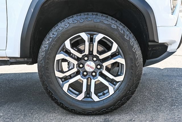 Used 2024 GMC Canyon AT4 w/ Technology Package AWD/4WD image 13