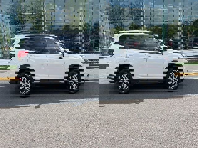 Used 2022 Subaru Forester Premium AWD/4WD image 6