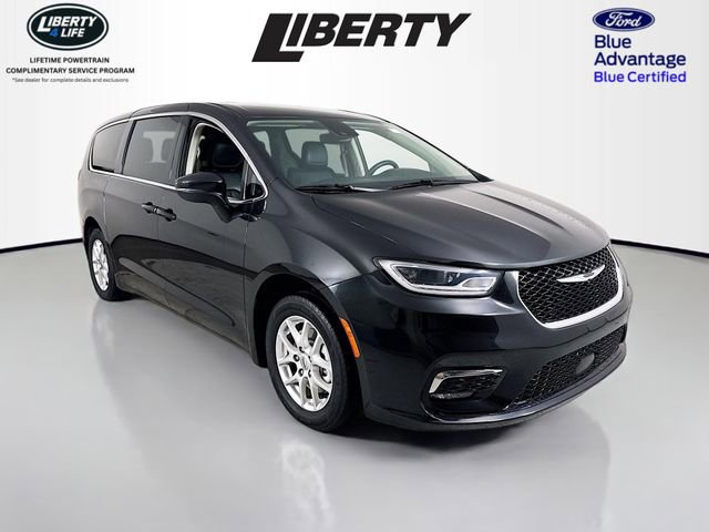 Used 2023 Chrysler Pacifica Touring-L image 1