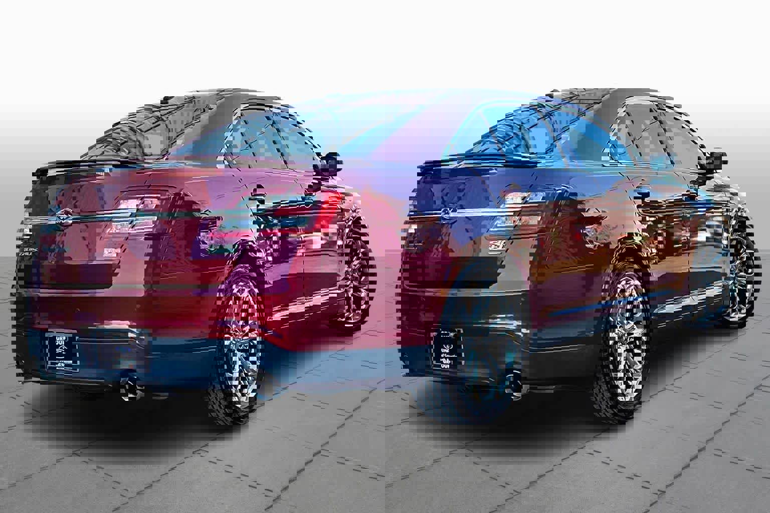 Certified 2017 Ford Taurus SHO image 3