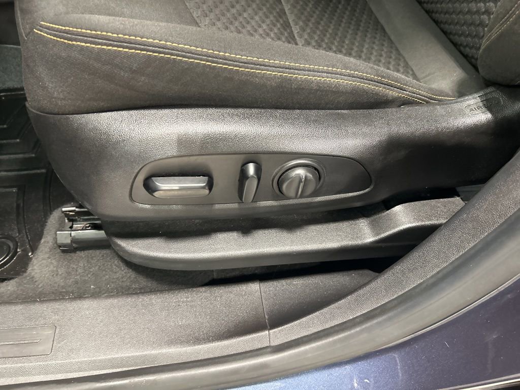 Used 2018 GMC Terrain SLE w/ Driver Convenience Package FWD image 12