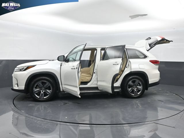 Used 2019 Toyota Highlander Limited Platinum FWD image 28