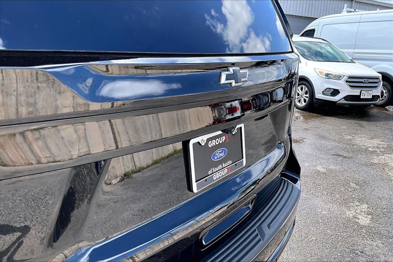 Used 2025 Chevrolet Tahoe Premier w/ Sun And Tow Package RWD image 12