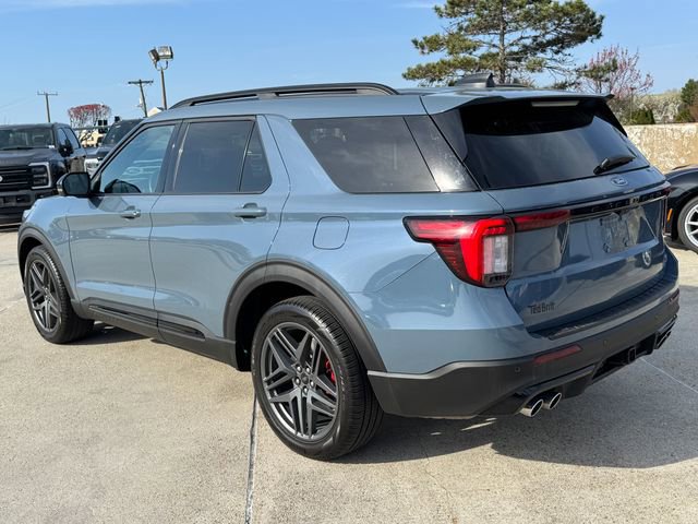 Certified 2025 Ford Explorer ST AWD/4WD image 10