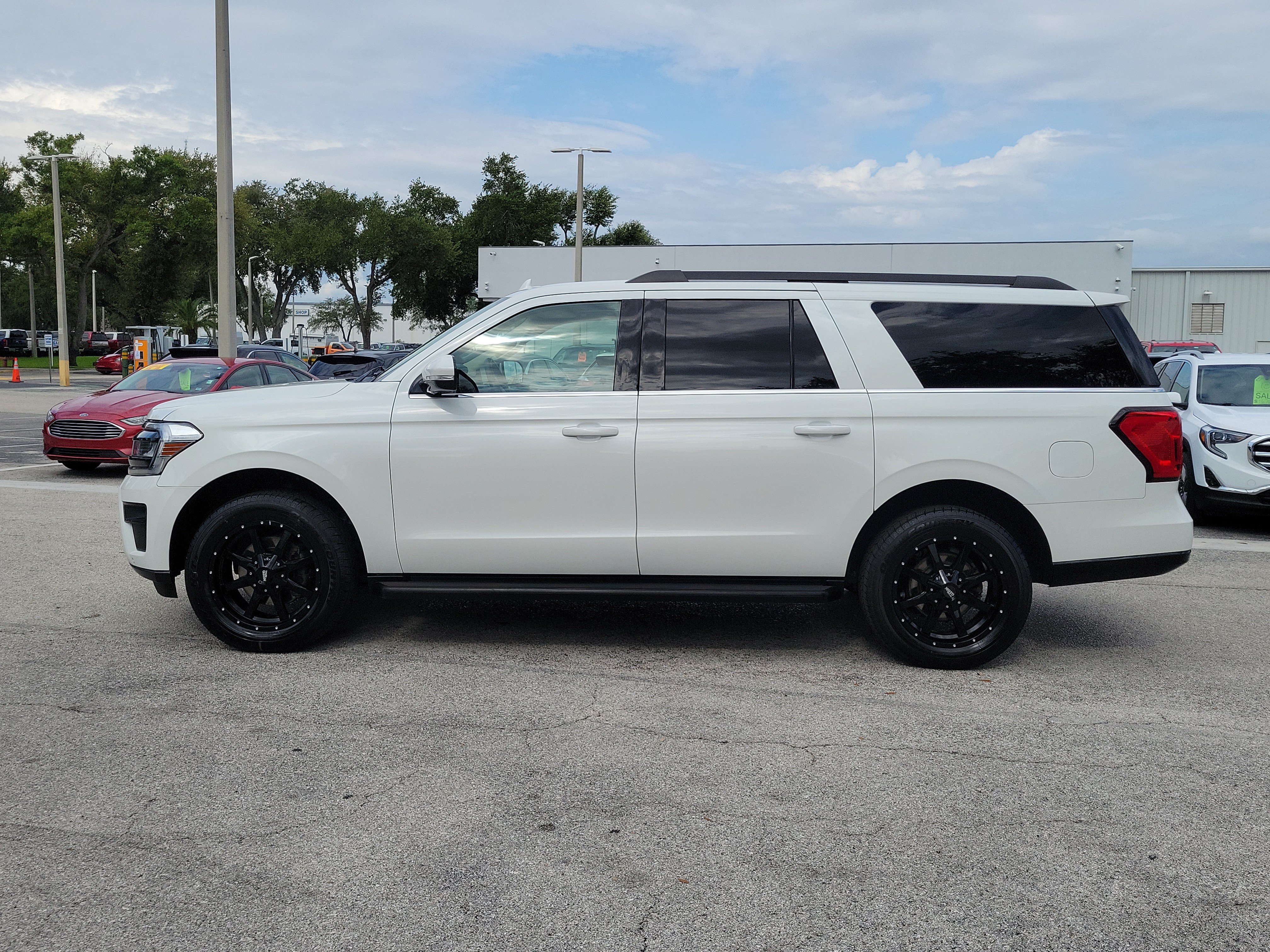 Certified 2024 Ford Expedition Max XLT RWD image 6