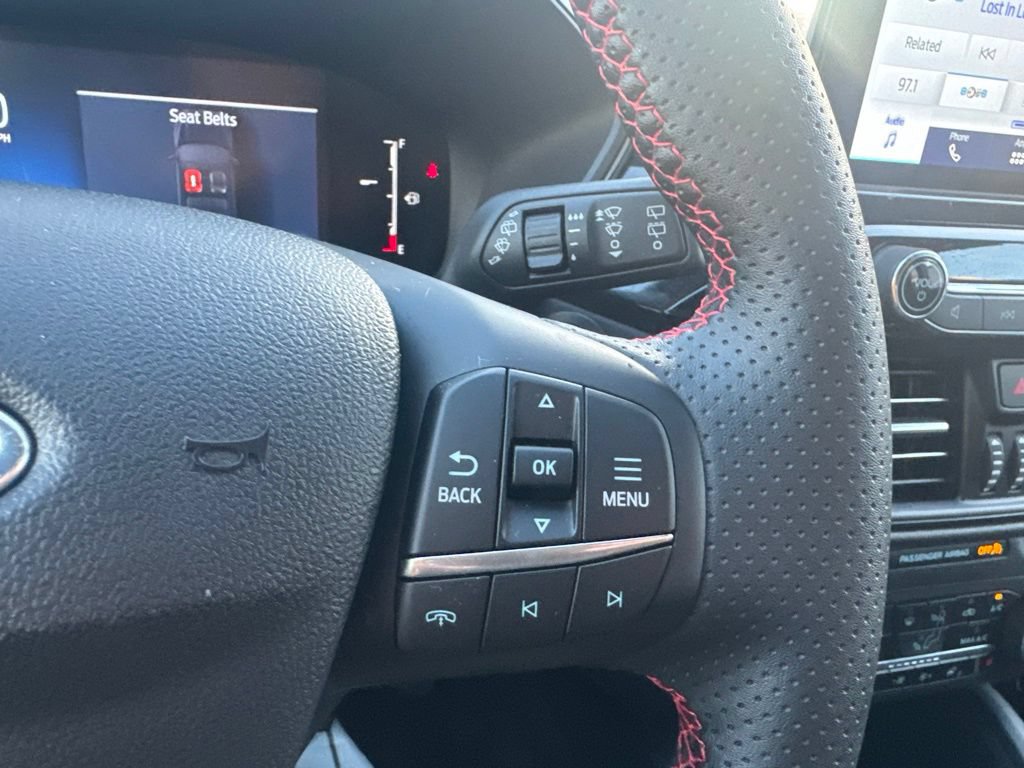 Certified 2025 Ford Escape ST-Line Select AWD/4WD image 19