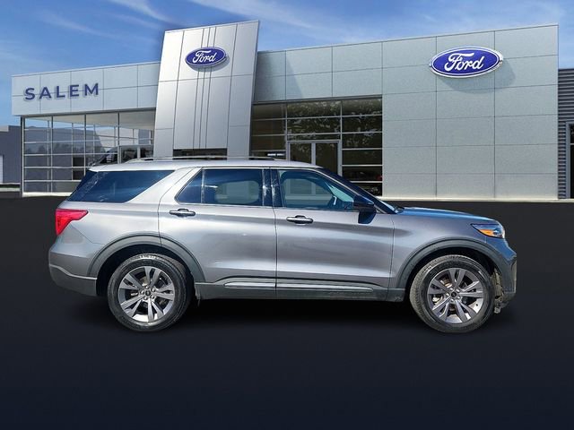 Certified 2022 Ford Explorer XLT w/ Equipment Group 202A image 2