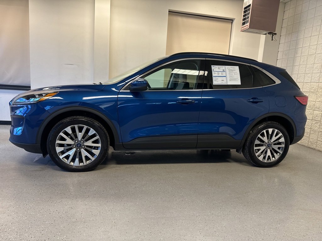 Certified 2022 Ford Escape Titanium image 36