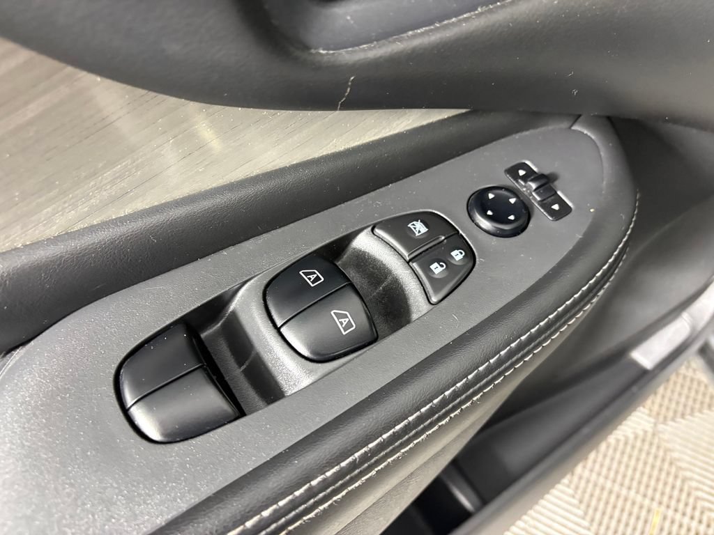 Used 2017 Nissan Murano S w/ Navigation Package FWD image 12