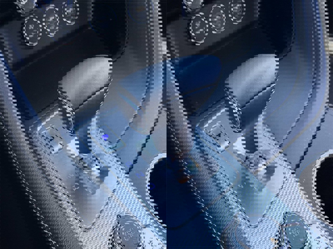 Used 2023 Genesis G70 3.3T image 23